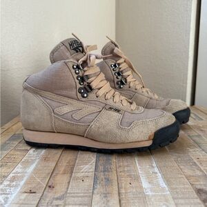 Hi-Tec Lady Lite Tan Hiking Shoes Women’s Size 7